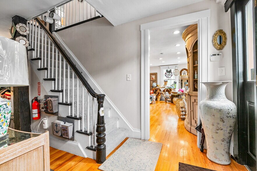 More Photos Of 44 North St, Hingham Storefront For Lease