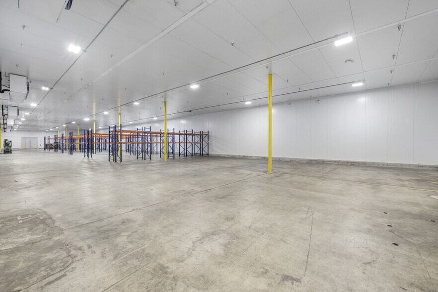 More Photos Of 7500 NW 25th St, Miami Refrigeration Cold Storage For Sale