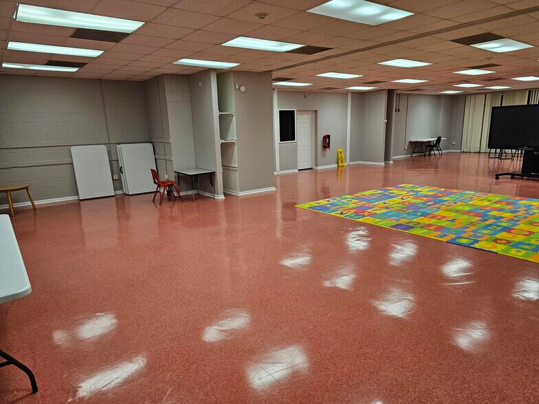 More Photos Of 222 S 66th St, Houston Daycare Center For Lease