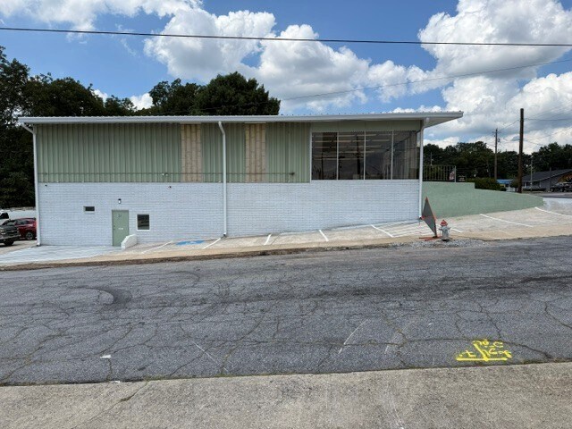 More Photos Of 1802 Washington Rd, East Point Freestanding For Sale