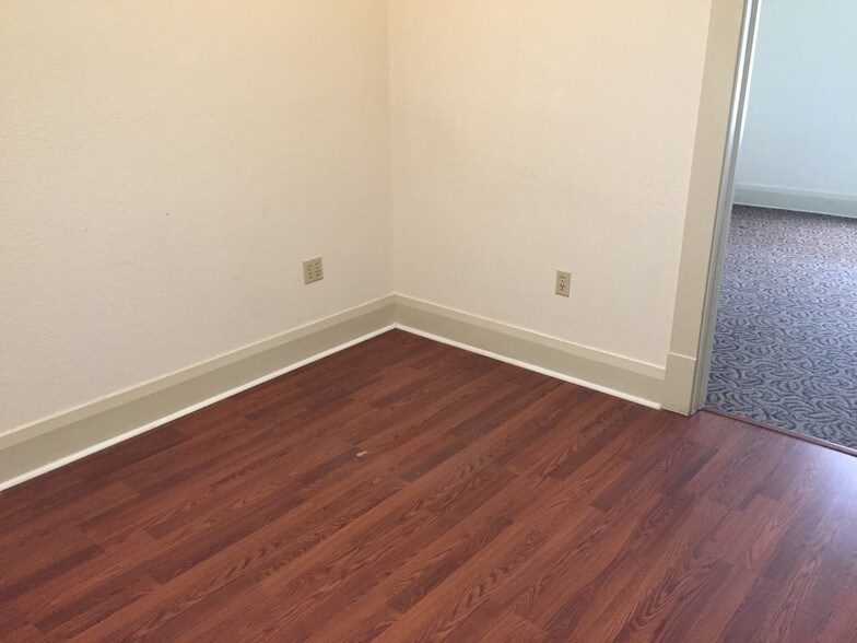 More Photos Of 120 E Pine St, Lakeland Office For Lease