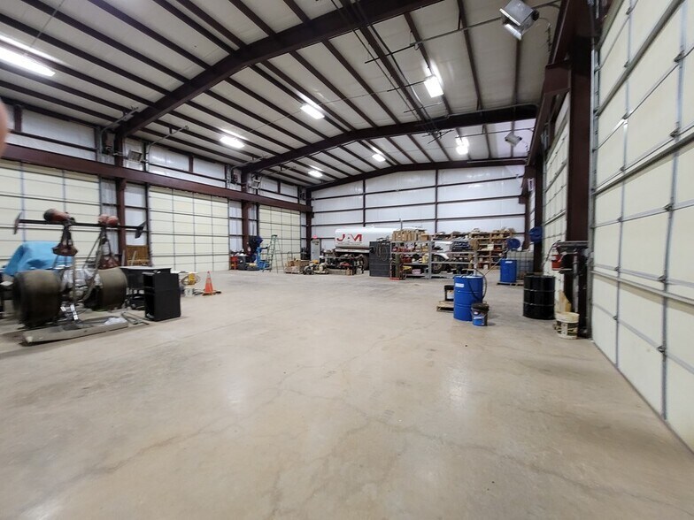 More Photos Of 6308 S County Road 1270, Midland Warehouse For Lease