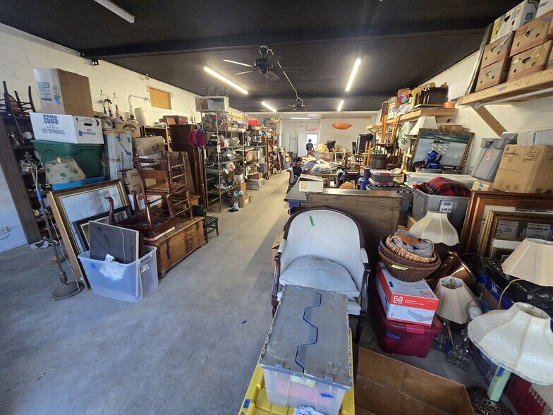 More Photos Of 726 1st Ave W, Hendersonville General Retail For Sale