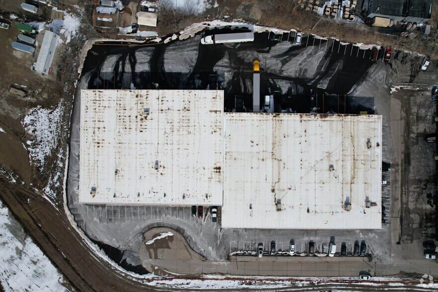 More Photos Of 8229-8279 Brentwood Industrial Dr, Saint Louis Warehouse For Lease