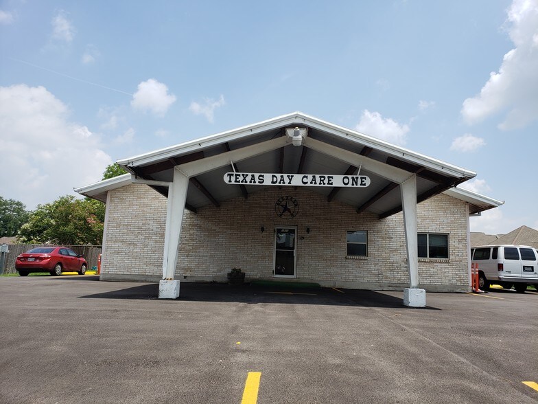 More Photos Of 1803 Kenwick Pl, Pasadena Daycare Center For Sale