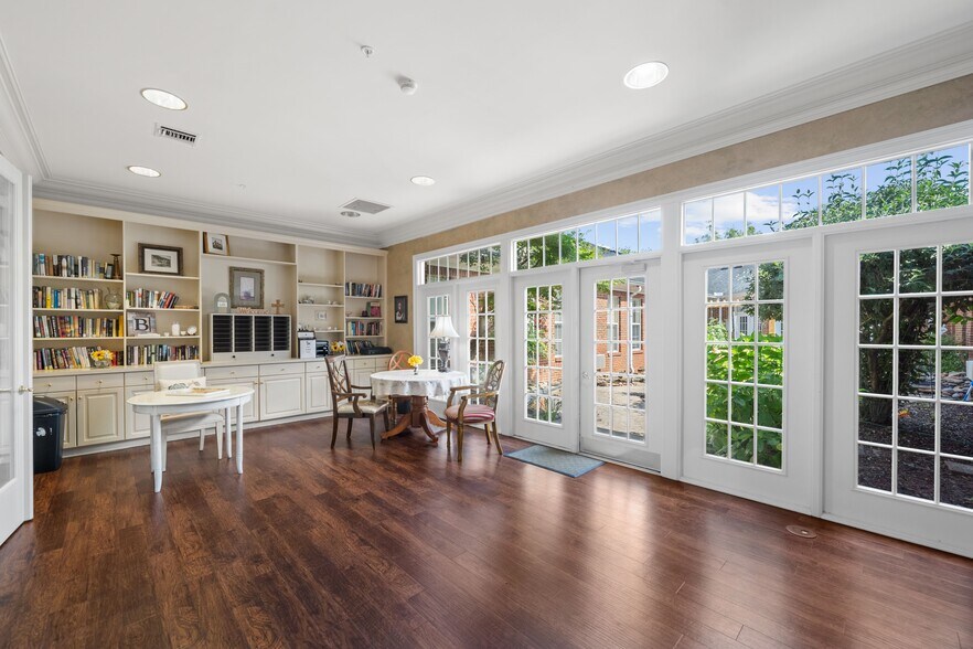 More Photos Of 10171 Papa George St, Daphne Congregate Senior Housing For Lease