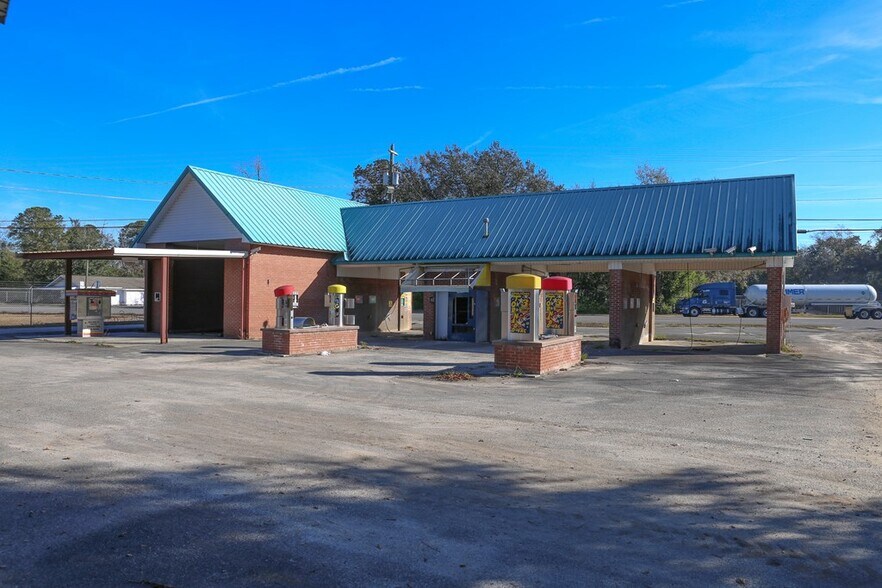 More Photos Of 557 U.S. Rte 1, Baxley Flex For Sale