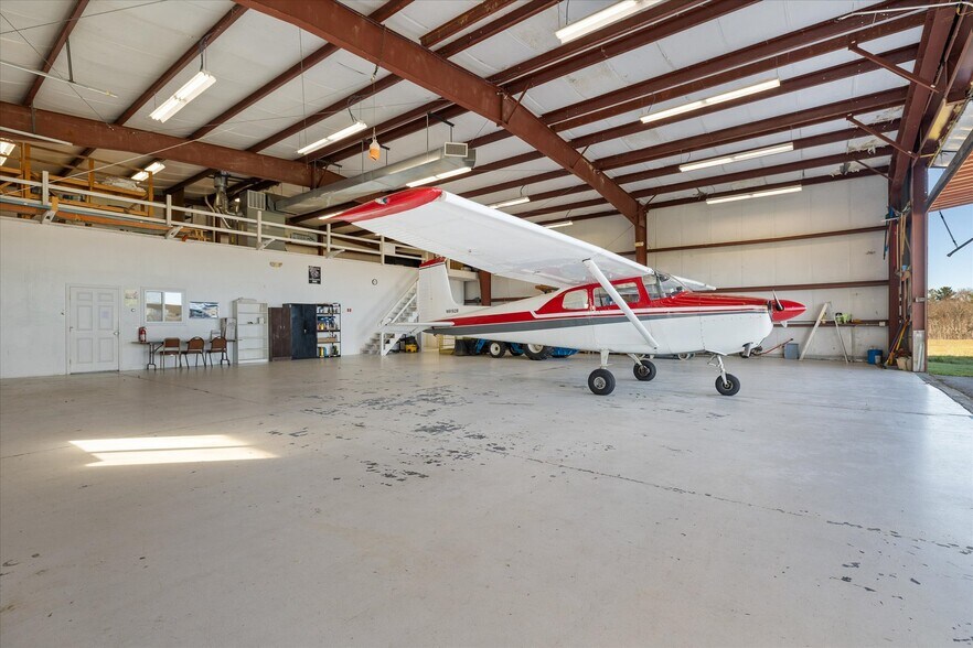 More Photos Of 89 Route 169, Woodstock Airport For Sale