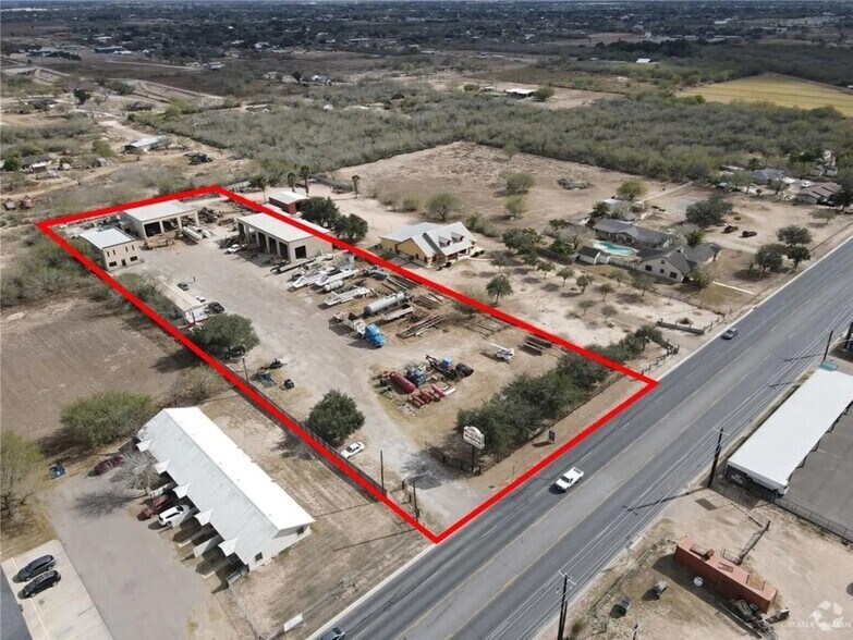 More Photos Of 5004 N La Homa Rd, Mission Flex For Sale