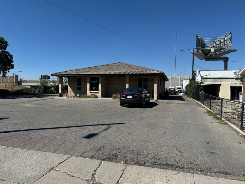 More Photos Of 7706 S Locust St, Midvale Medical For Sale