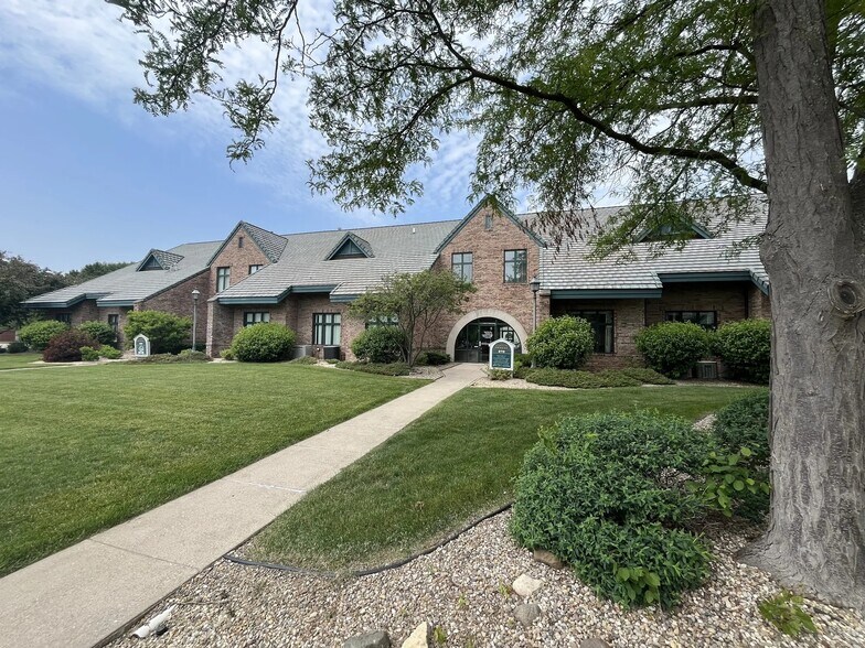 More Photos Of 270-280 E 90th Dr, Merrillville Medical For Lease