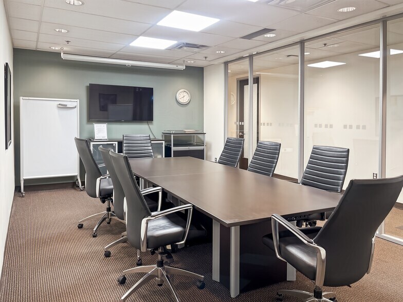 More Photos Of 500 Pl D'armes, Montréal Coworking Space