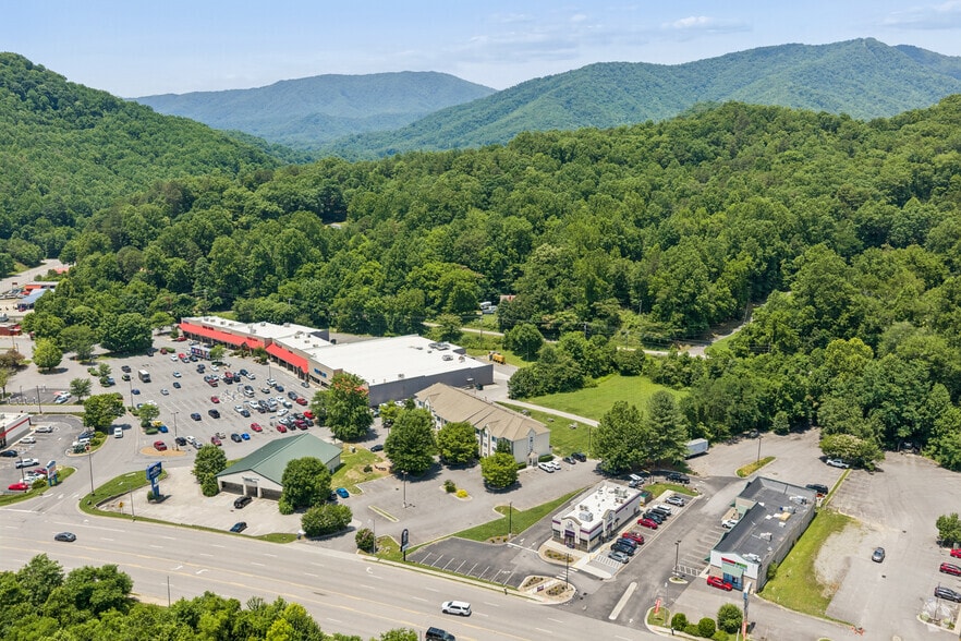 More Photos Of 674 Casino Trl, Cherokee Hotel For Sale