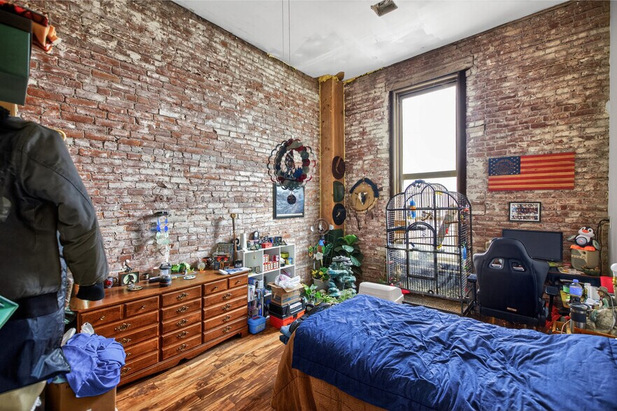 More Photos Of 100 Main St, Moro Specialty For Sale