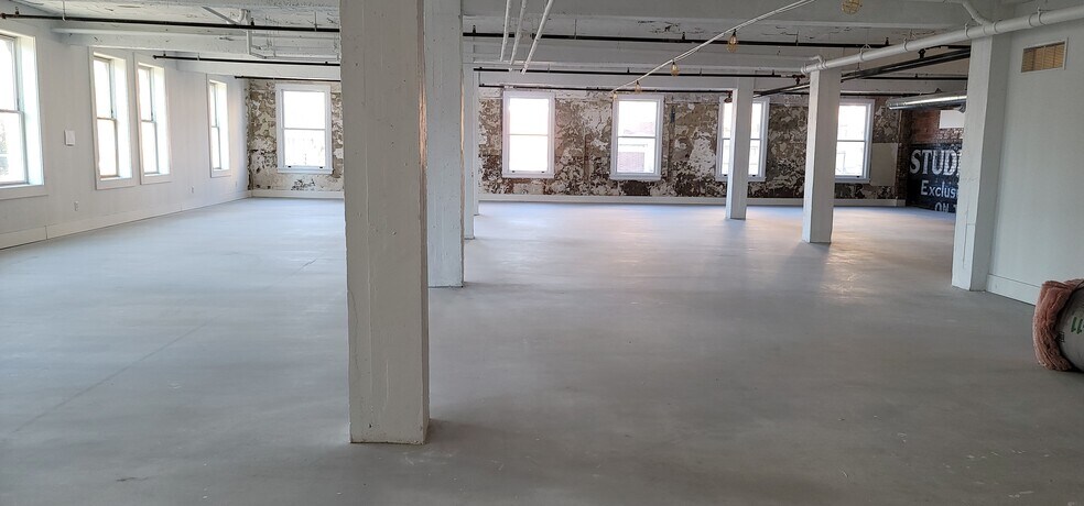 More Photos Of 300 E Main St, Durham Office Residential For Lease