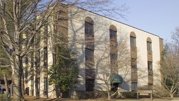 More Photos Of 6733 Curran St, McLean Medical For Lease