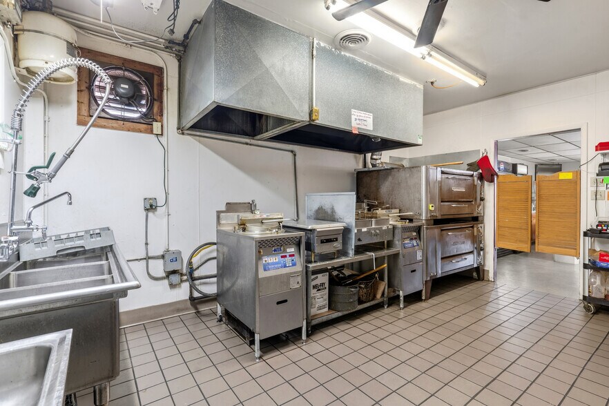 More Photos Of 130 W Lisbon St, Waynesburg Restaurant For Sale