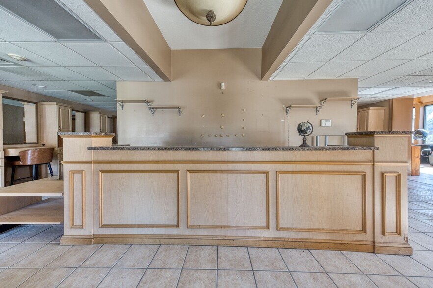 More Photos Of 2404 Main St, Hartford Storefront Retail Office For Sale