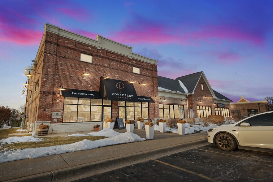 Primary Photo Of 40W188 Campton Crossings Dr, St Charles Restaurant For Sale