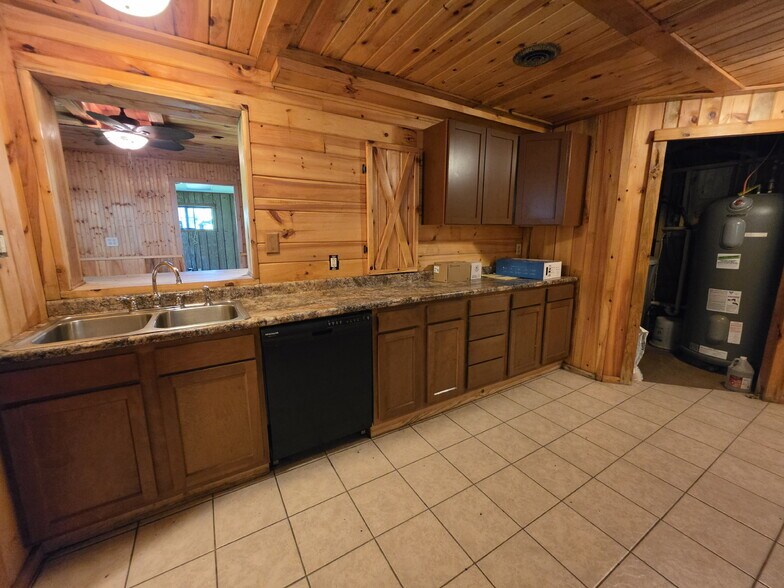 More Photos Of N12757 Rindahl Valley Rd, Osseo Warehouse For Lease