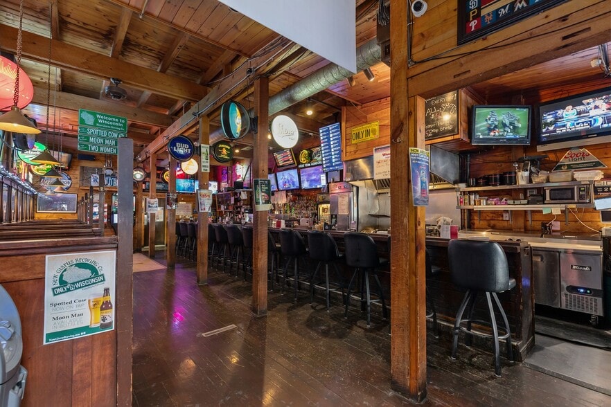 More Photos Of 217 E College Ave, Appleton Restaurant For Sale