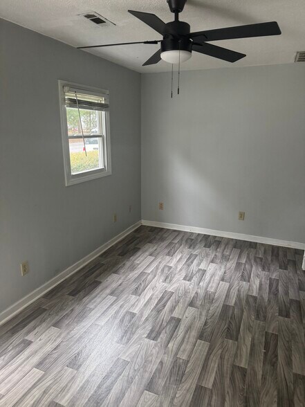 More Photos Of 407 Maides Ave, Wilmington Apartments For Sale