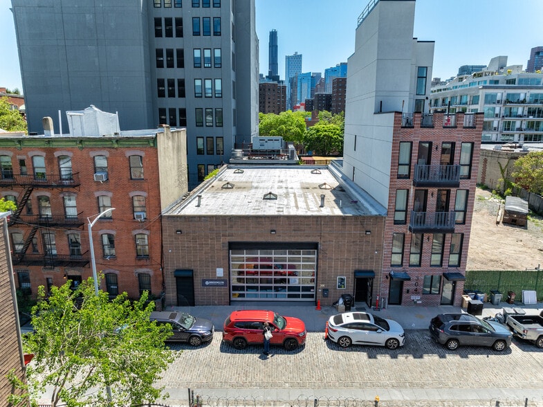 Primary Photo Of 306 Water St, Brooklyn Warehouse For Sale