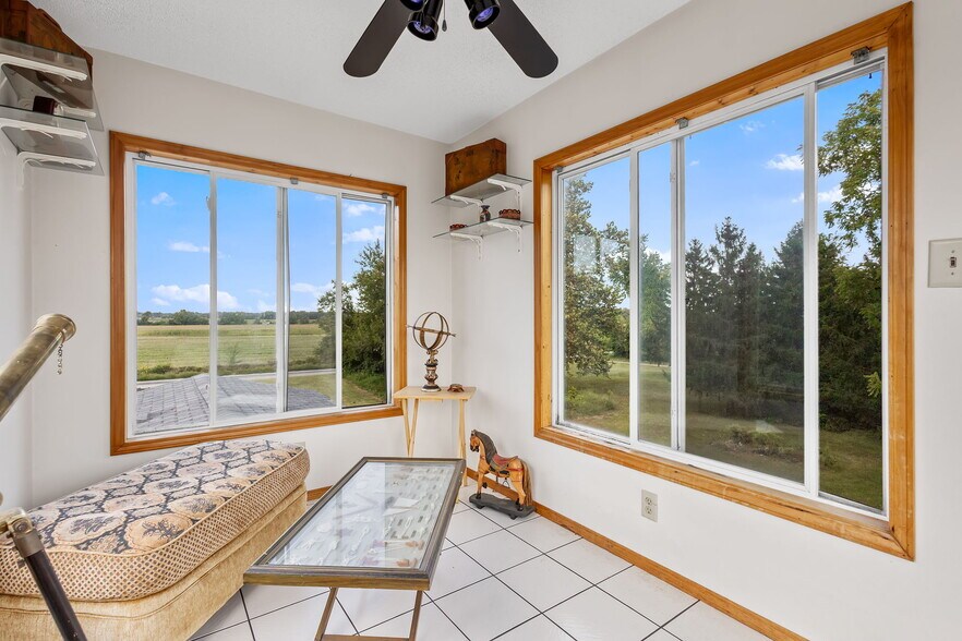 More Photos Of 2507 E 1100 N, Demotte Apartments For Sale