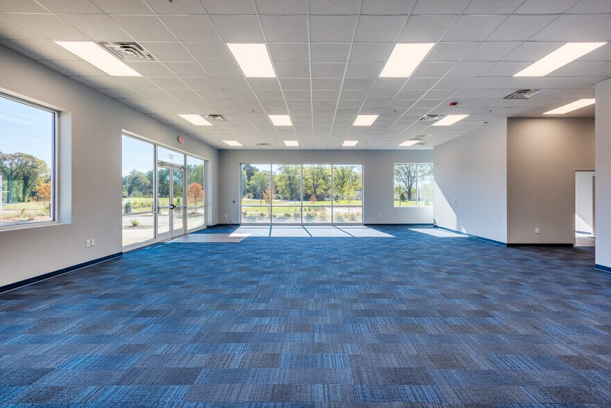 More Photos Of 192 Woodlawn St, Belmont Warehouse For Lease