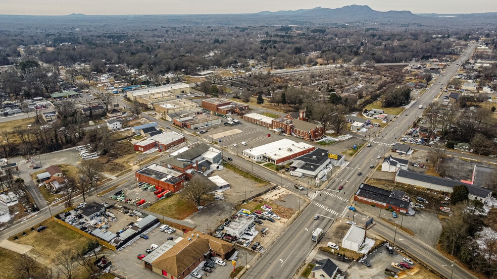 More Photos Of 226 S Linwood Rd, Gastonia Warehouse For Sale