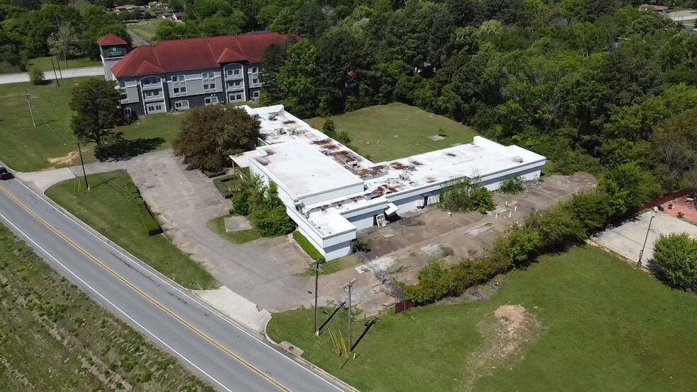 More Photos Of 701 N Access Rd, Longview Office For Sale