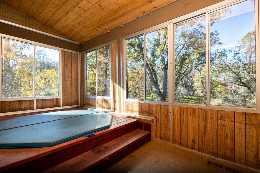 More Photos Of 6433 Mother Lode Dr, Placerville Office For Sale