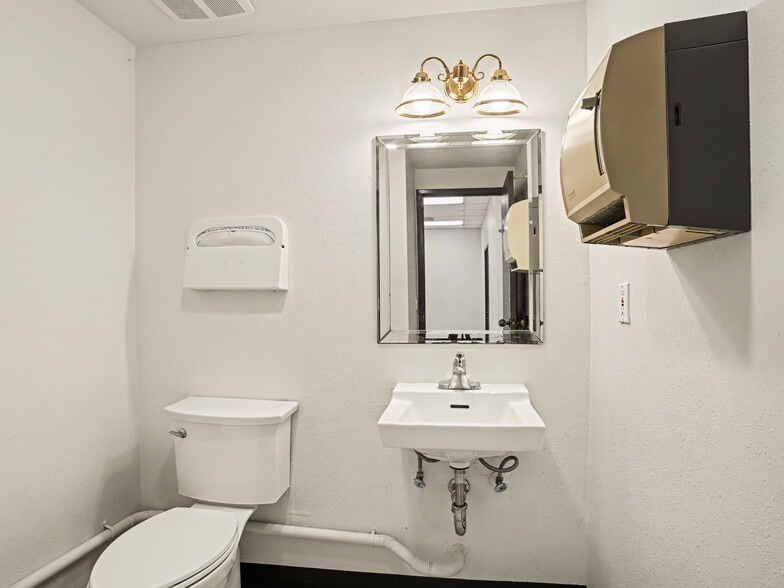 More Photos Of 214 Standard St, El Segundo Office For Lease