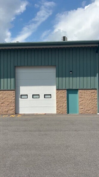 Primary Photo Of 20 Cotluss Rd, Riverdale Warehouse For Lease