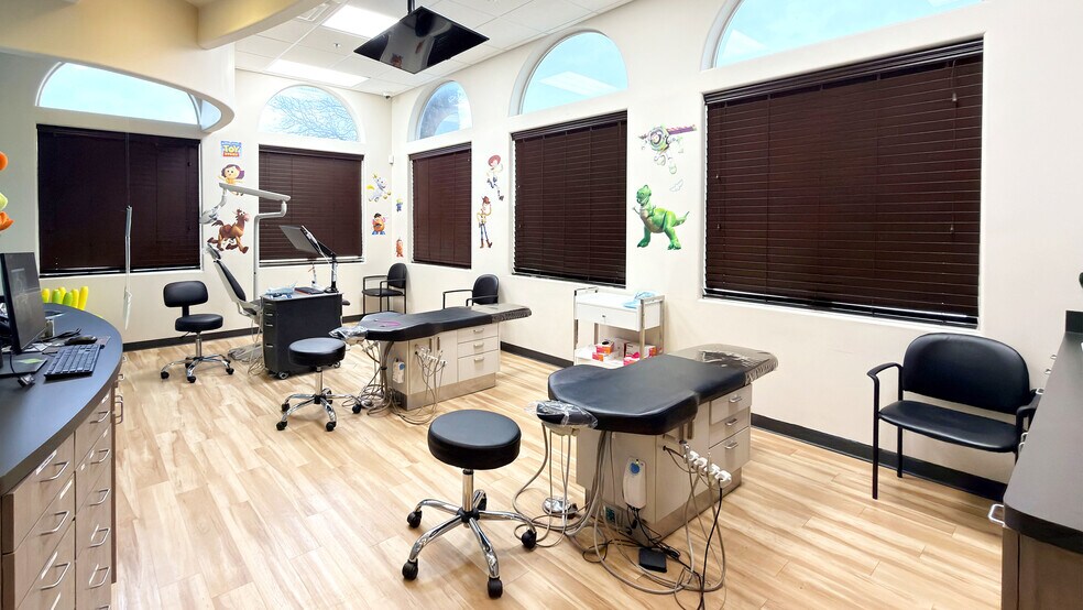 More Photos Of 4865 Hedgcoxe Rd, Plano Medical For Lease