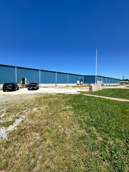 Primary Photo Of 1301 Industrial Park Rd, Mountain Grove Warehouse For Lease