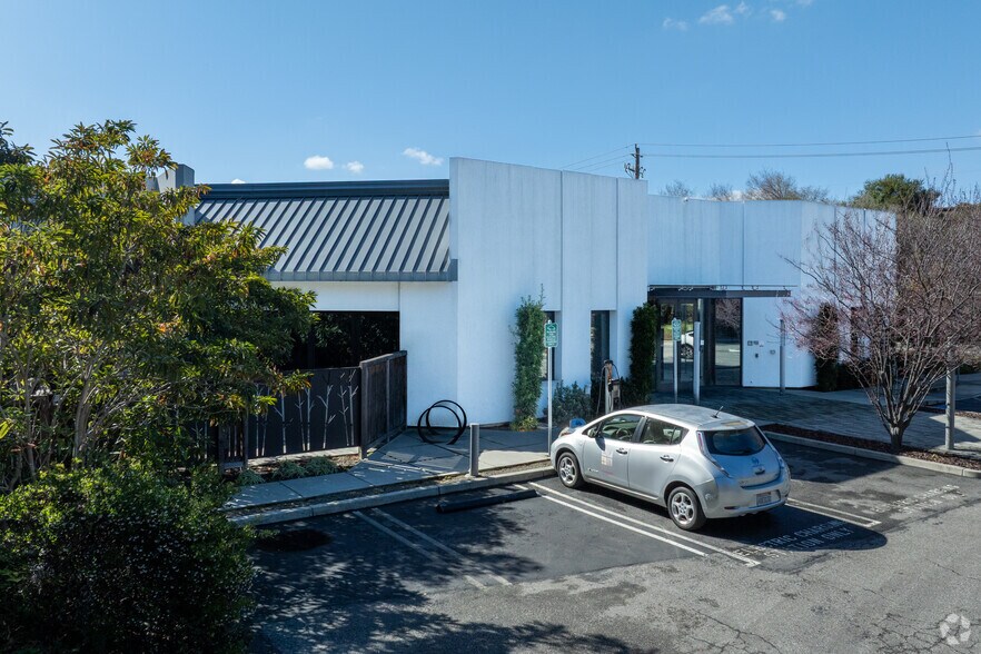 More Photos Of 117 Easy St, Mountain View Flex For Lease