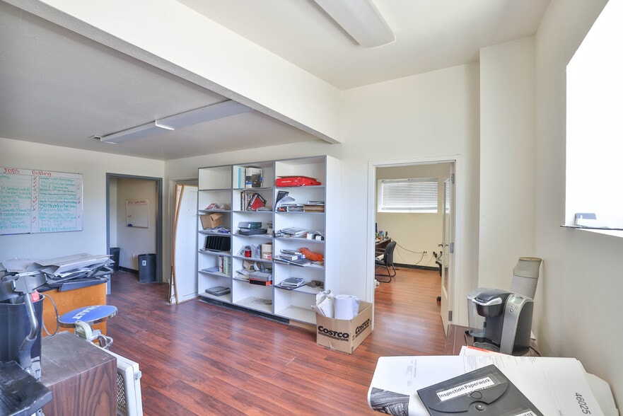 More Photos Of 6620 Monterey Rd, Gilroy Warehouse For Sale