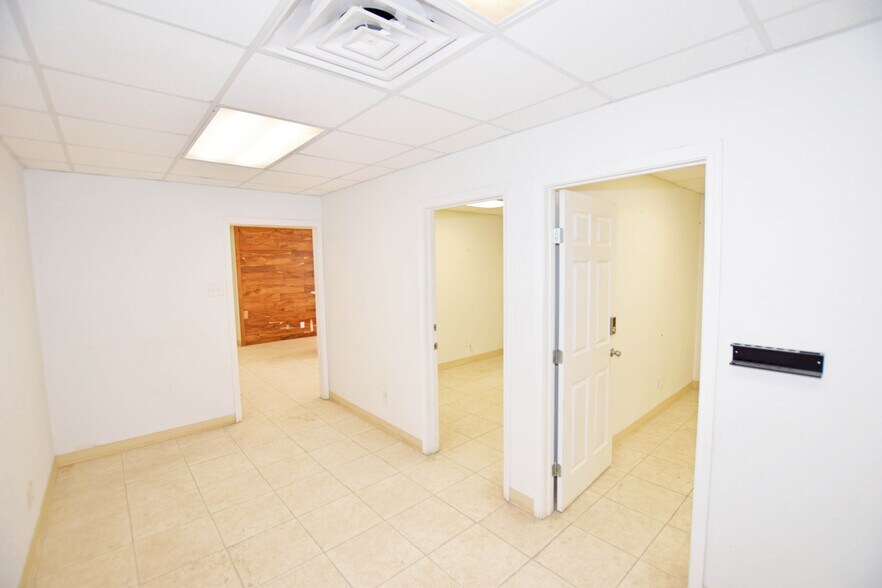 More Photos Of 305 E 57th St, Odessa Warehouse For Sale