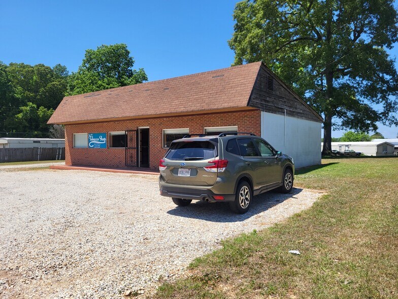 More Photos Of 8582 US Highway 29 N, Cusseta General Retail For Sale