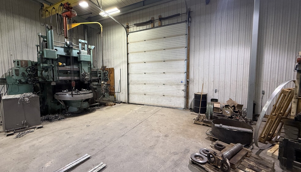 More Photos Of 383 Gunn Rd, Winnipeg Industrial For Sale