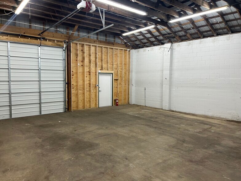 More Photos Of 404-406 Gulpha St, Hot Springs National Park Warehouse For Lease