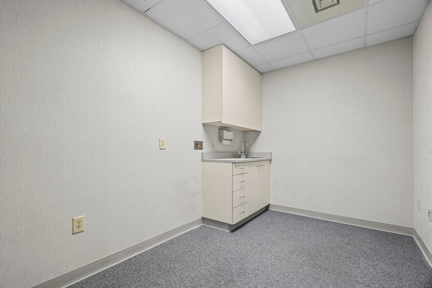 More Photos Of 170 Cardiology Pl, Commerce Healthcare For Lease