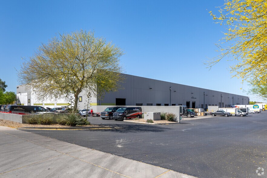 More Photos Of 23610 N 20th Dr, Phoenix Warehouse For Lease