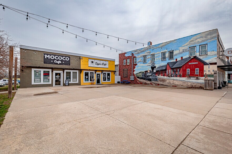 More Photos Of 703 W Berry St, Hamilton Hotel For Sale