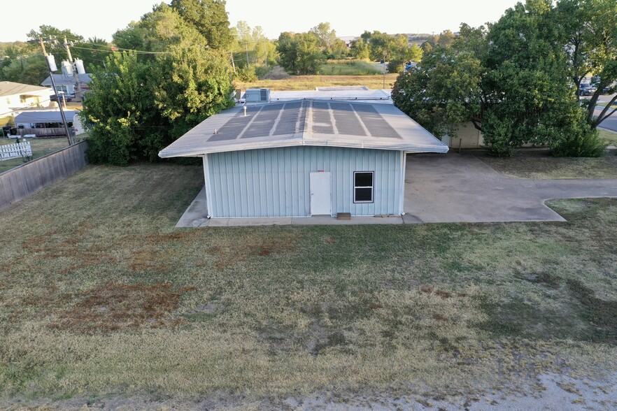 More Photos Of 1413 N Muskogee Pl, Claremore Office For Sale