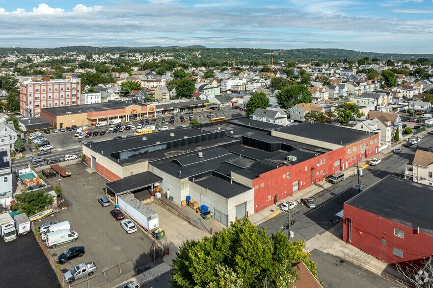 More Photos Of 455 Madison Ave, Paterson Manufacturing For Lease