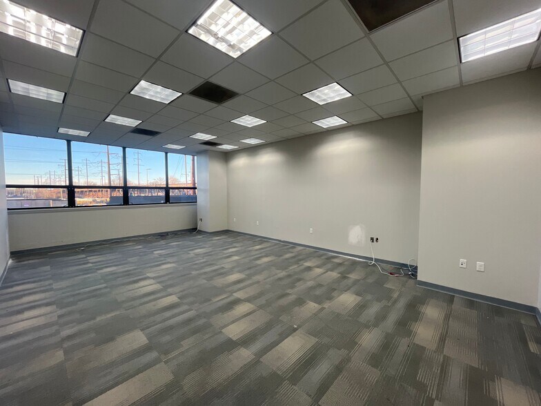 More Photos Of 4101 N Delaware Ave, Philadelphia Office For Sale