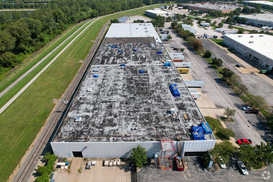 More Photos Of 160-275 Corporate Woods Ct, Bridgeton Warehouse For Lease