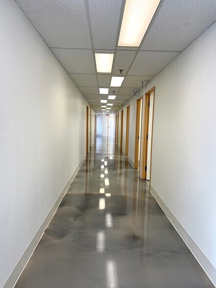 More Photos Of 290 Midpark Way SE, Calgary Medical For Lease